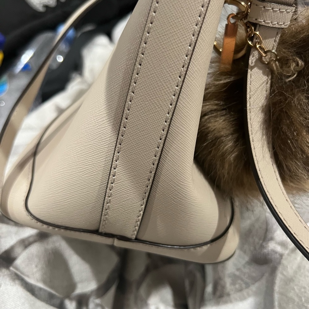 Henri Bendi bag with charm in excellent condition. very clean no stains no smell - Picture 12 of 16